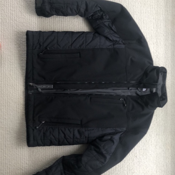 The North Face.  Mens performance Jacket with Primaloft - Picture 3 of 4